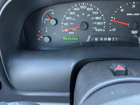 Used 2005 Ford Excursion XLT AWD/4WD image 8