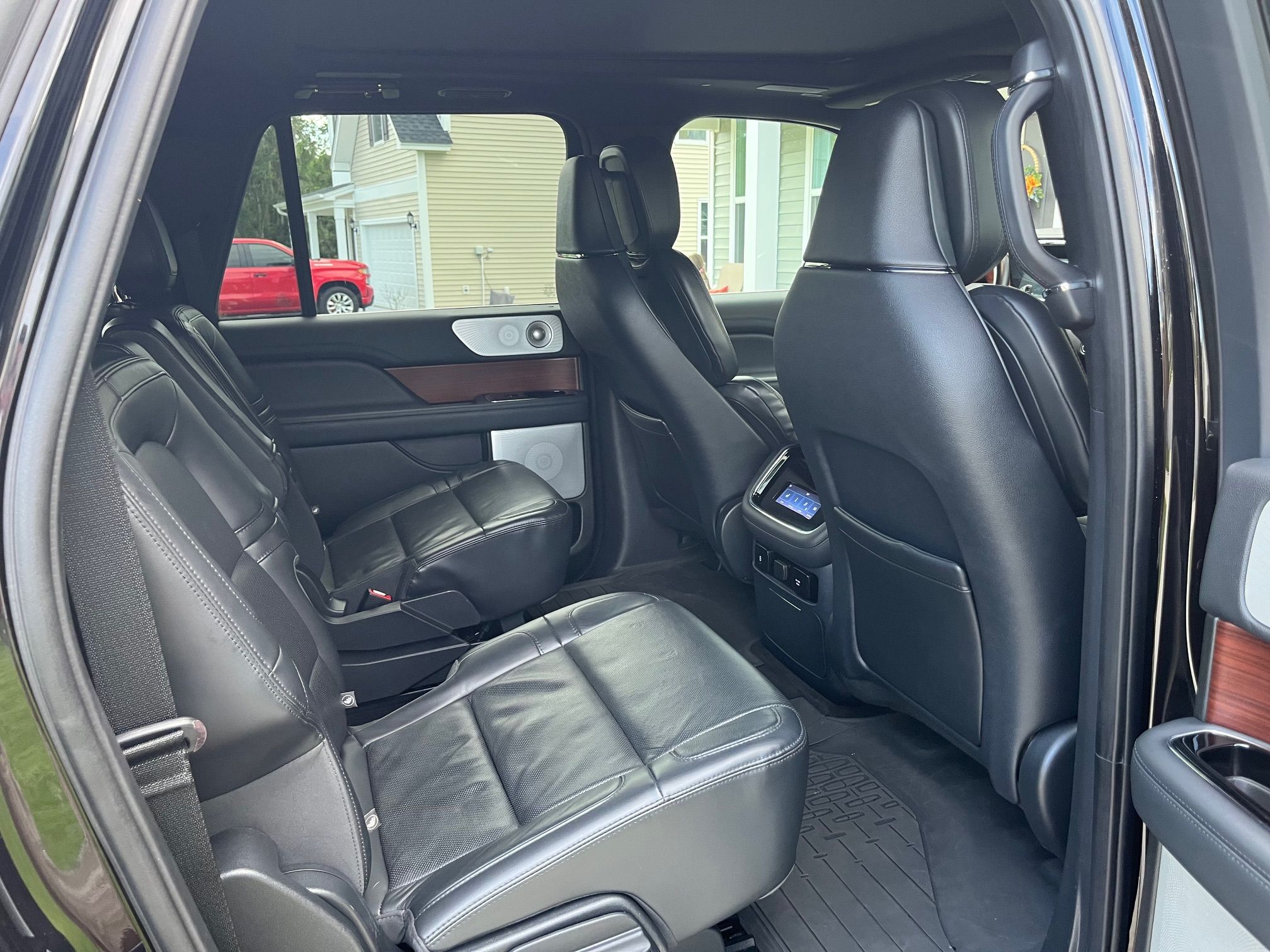 Used 2022 Lincoln Navigator L Reserve AWD/4WD image 11