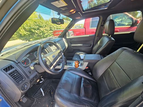 Used 2011 Ford Escape XLT w/ Canadian Winter Pkg image 11