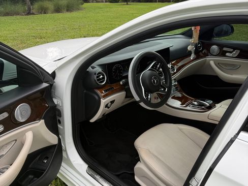 Used 2020 Mercedes-Benz E 350 Sedan image 10