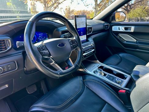 Used 2020 Ford Explorer ST w/ ST Street Pack image 23