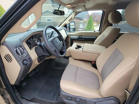 Used 2014 Ford F250 XLT w/ XLT Value Package image 2