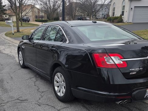 Used 2011 Ford Taurus SE image 5