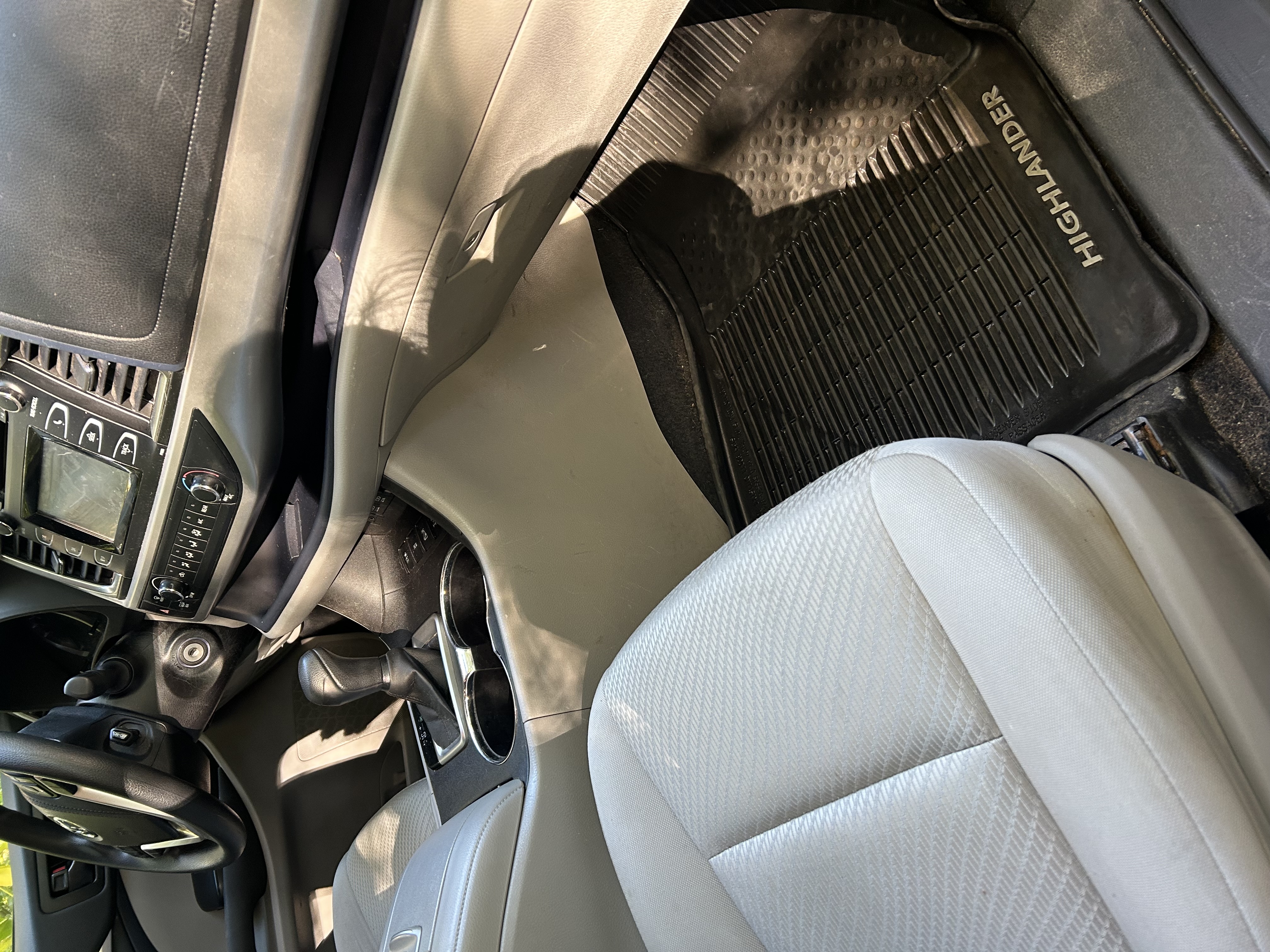Used 2017 Toyota Highlander LE AWD/4WD image 14