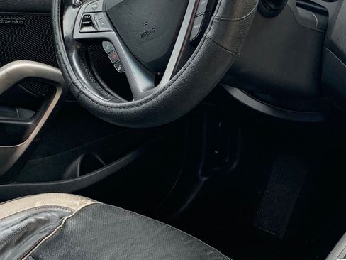 Used 2015 Hyundai Veloster Turbo w/ Option Group 04 image 8