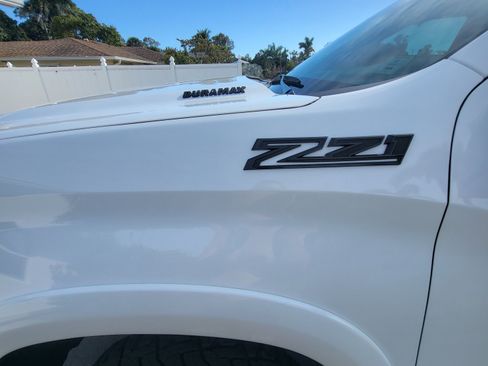 Used 2024 Chevrolet Silverado 1500 RST image 2