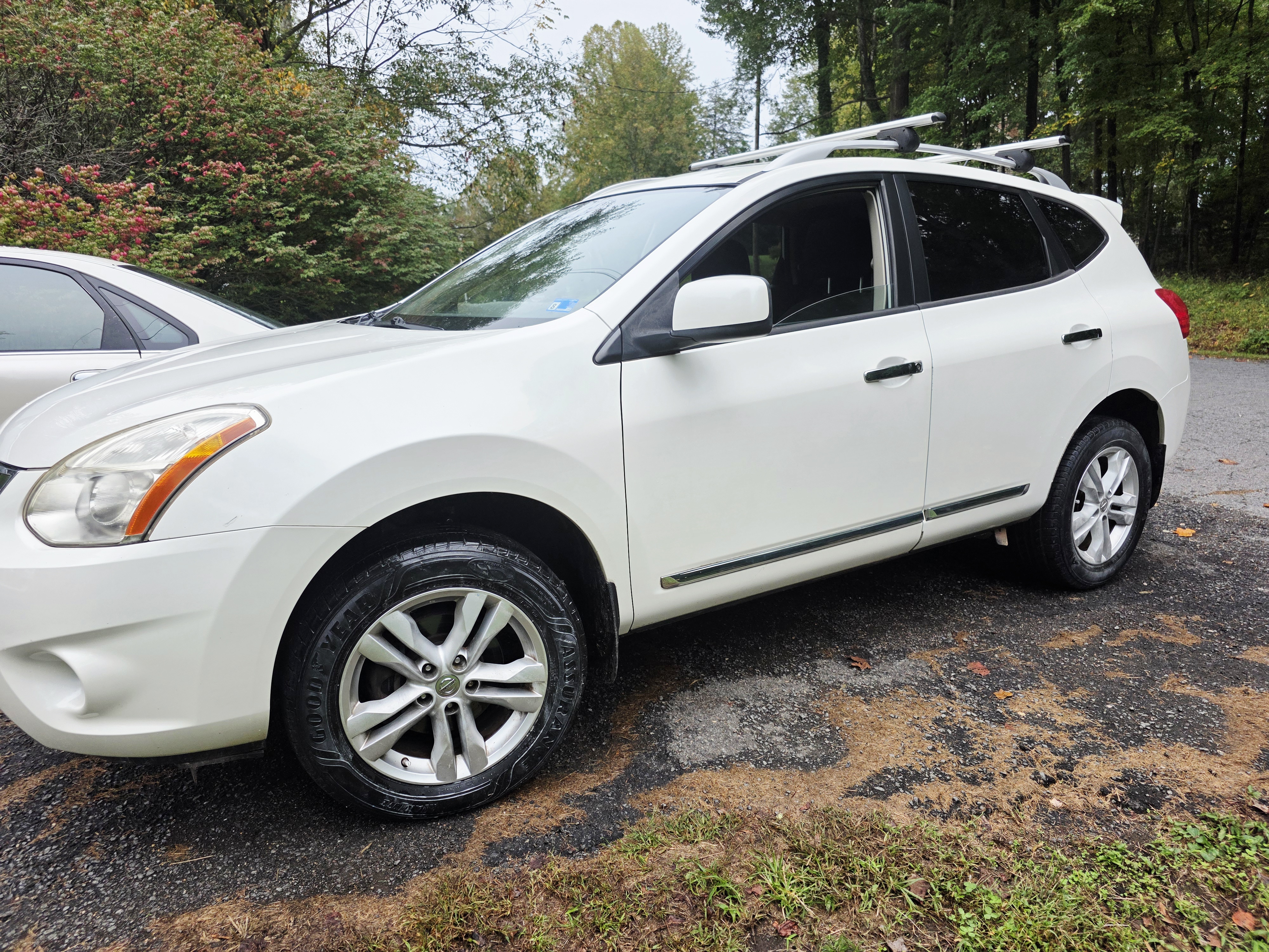 Used 2012 Nissan Rogue SV w/ Premium Pkg AWD/4WD image 11