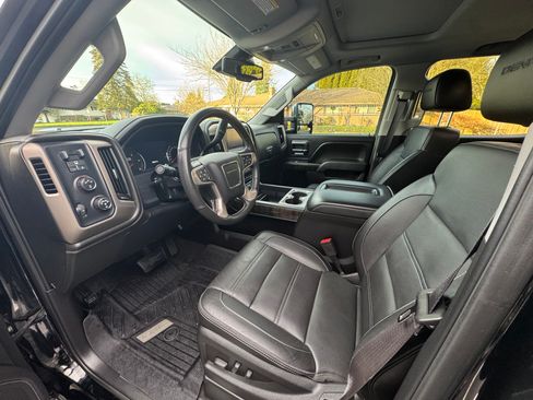 Used 2015 GMC Sierra 2500 Denali w/ Duramax Plus Package AWD/4WD image 8
