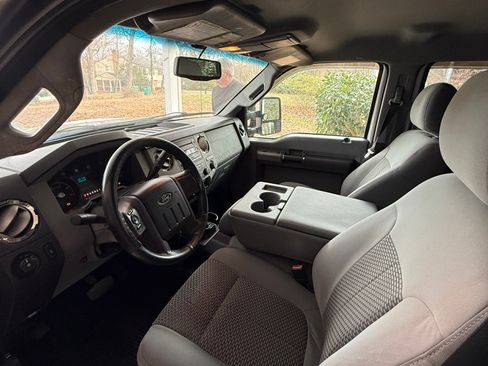 Used 2011 Ford F350 XLT w/ XLT Interior Pkg image 10