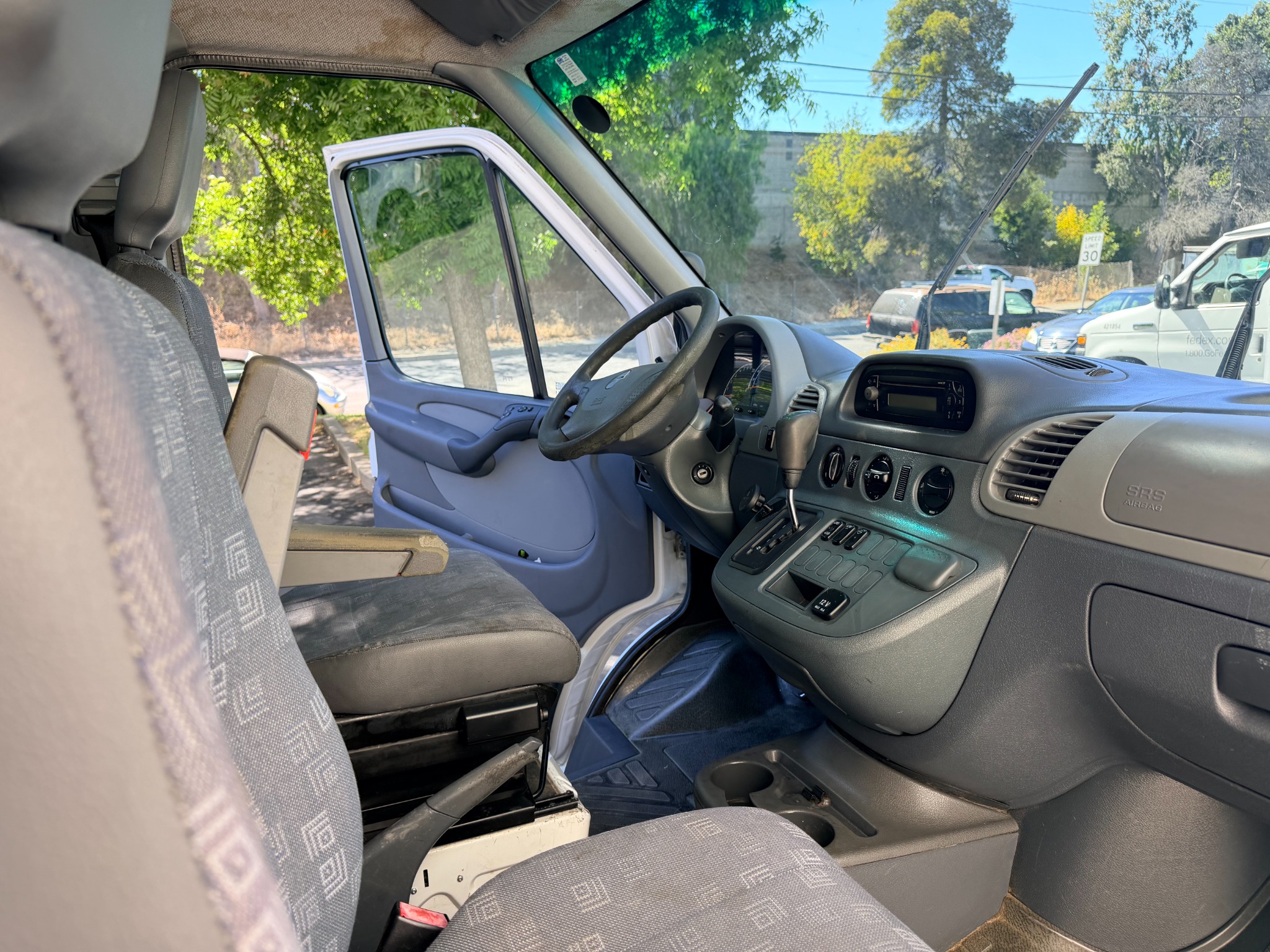Used 2006 Dodge Sprinter 2500 w/ PWR Convenience Group RWD image 4