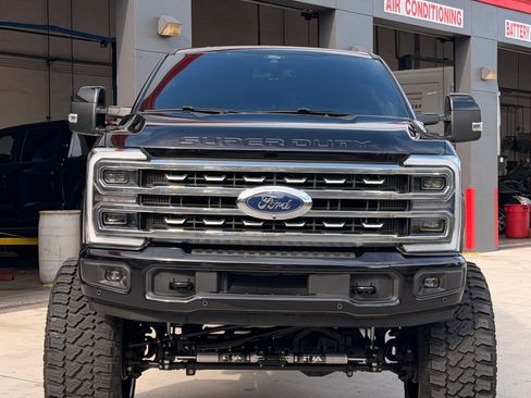 Used 2025 Ford F250 Platinum AWD/4WD image 13