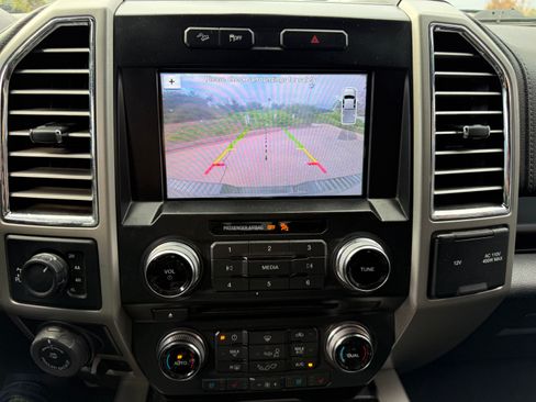 Used 2016 Ford F150 Lariat w/ Equipment Group 502A Luxury image 10