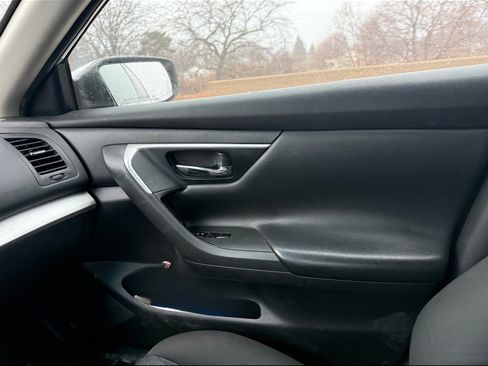 Used 2016 Nissan Altima 2.5 S w/ Power Driver Seat Package image 16