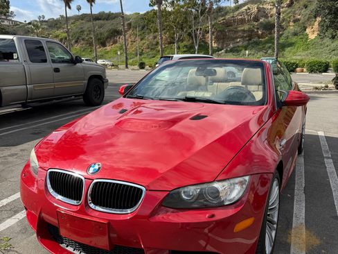 Used 2011 BMW M3 Convertible image 2