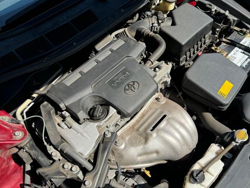 Used 2015 Toyota Camry LE image 14