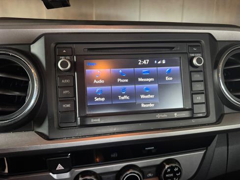 Used 2016 Toyota Tacoma SR5 image 11