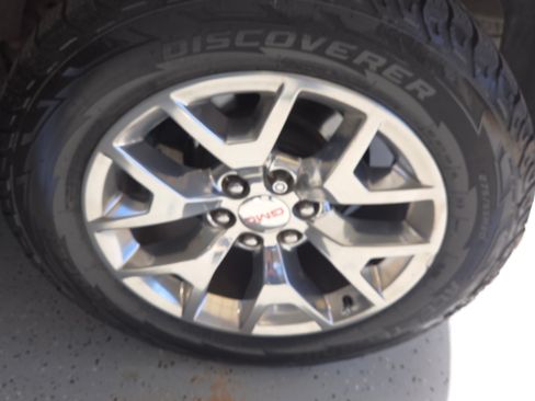 Used 2017 GMC Yukon SLE w/ SLE Value Package image 6