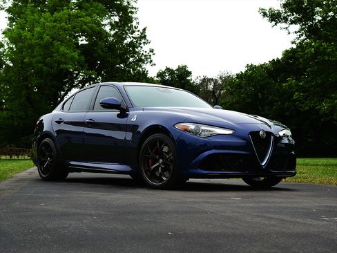 Used 2018 Alfa Romeo Giulia Quadrifoglio w/ Driver Assist Dynamic Package image 1