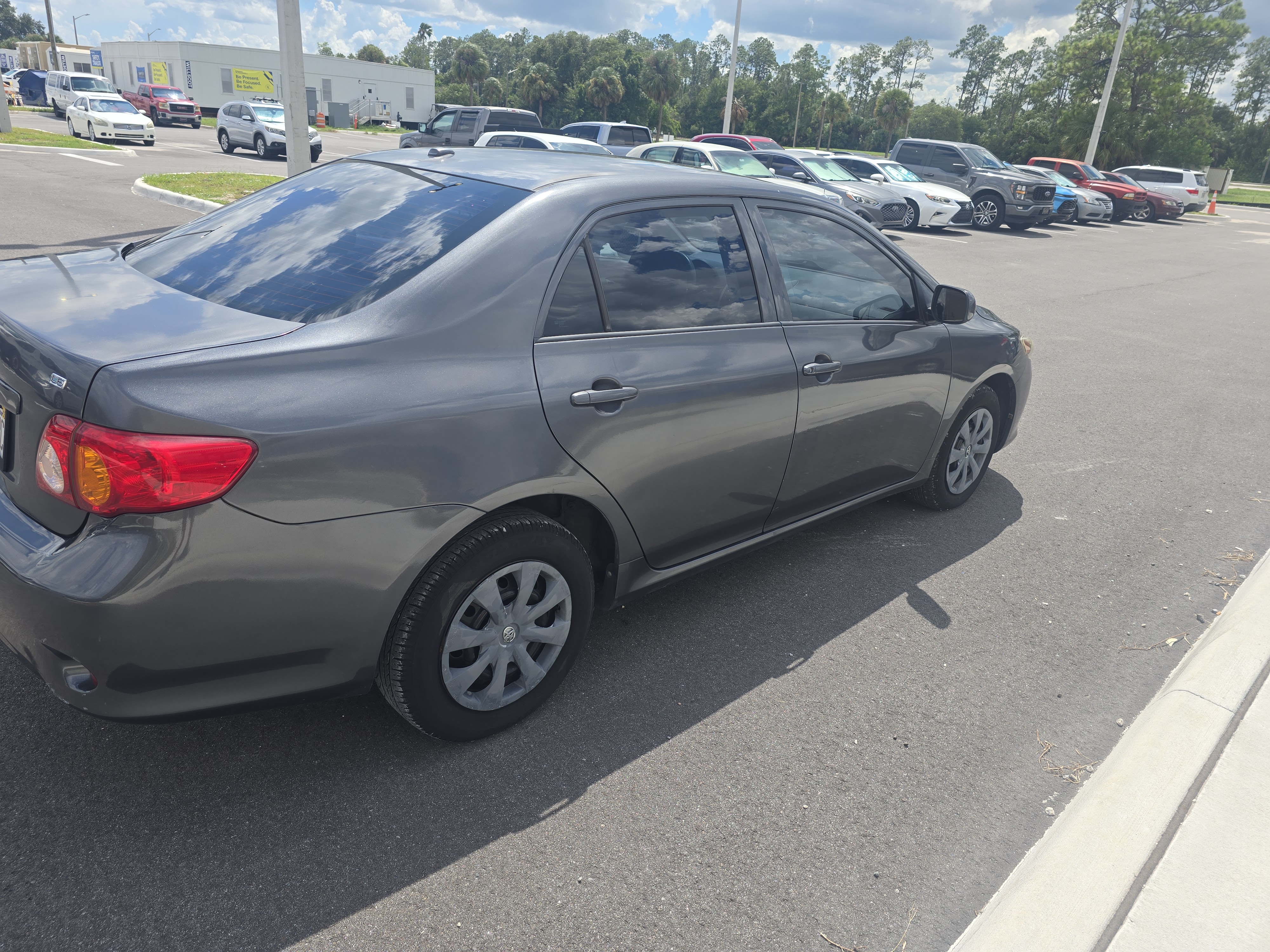 Used 2009 Toyota Corolla LE FWD image 8