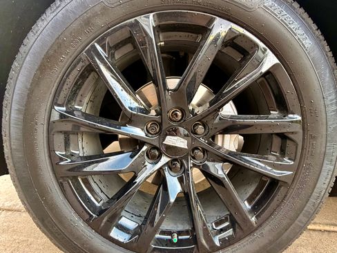 Used 2023 Cadillac Escalade Sport w/ LPO, ONYX Package image 31