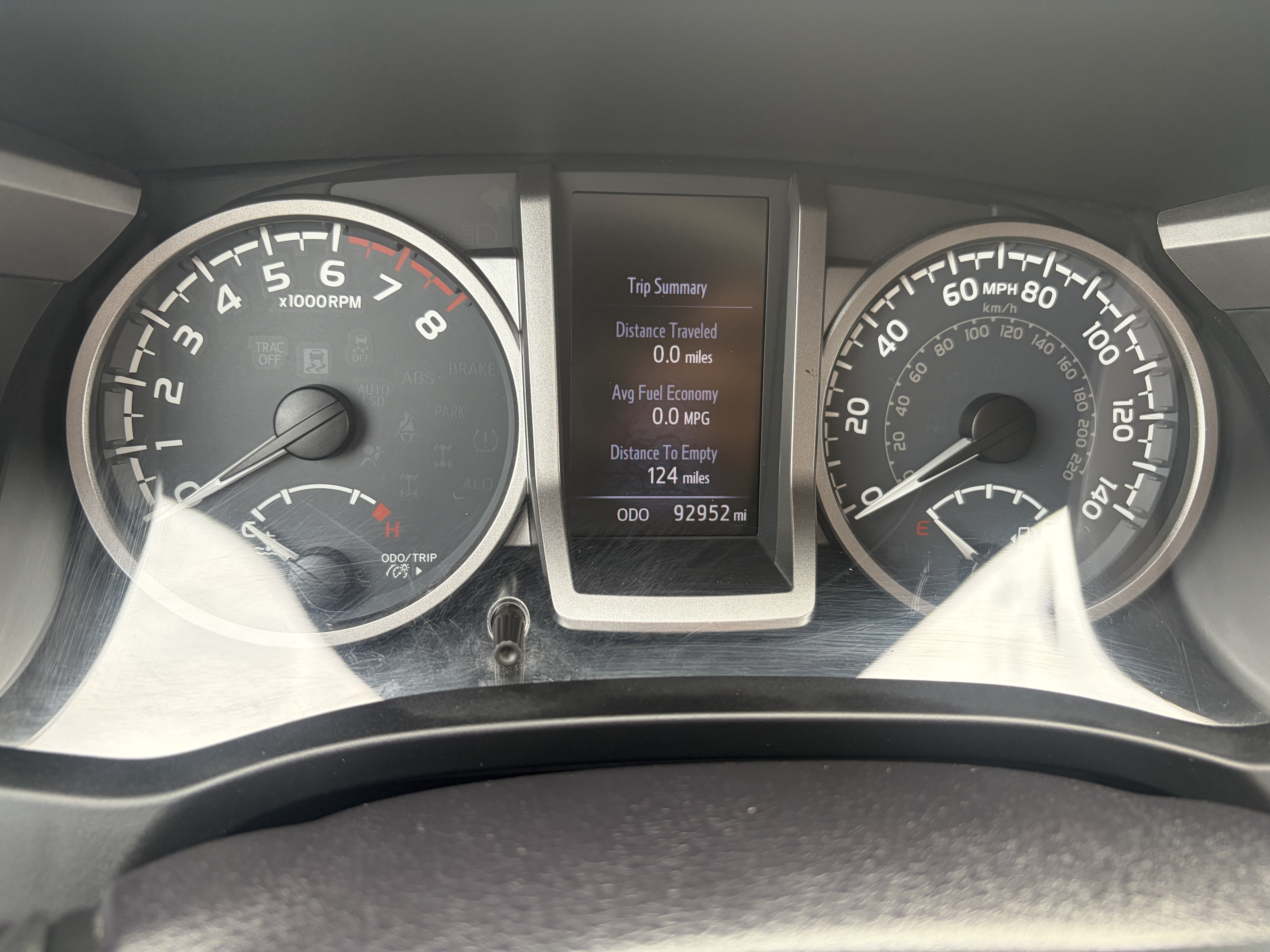 Used 2016 Toyota Tacoma SR5 w/ SR5 Appearance Package (SN) AWD/4WD image 11