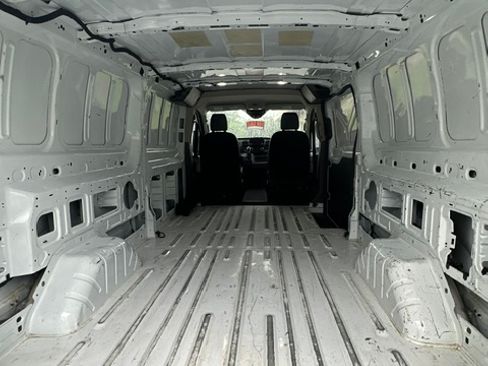Used 2022 Ford Transit 250 Low Roof AWD image 10