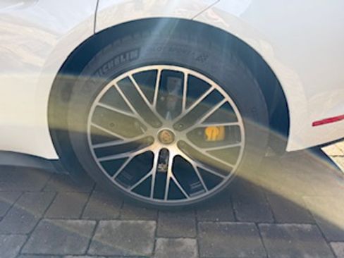 Used 2021 Porsche Taycan 4S image 14