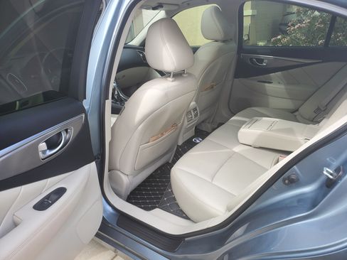 Used 2017 INFINITI Q50 Signature Edition w/ All Weather Package (L93) image 8