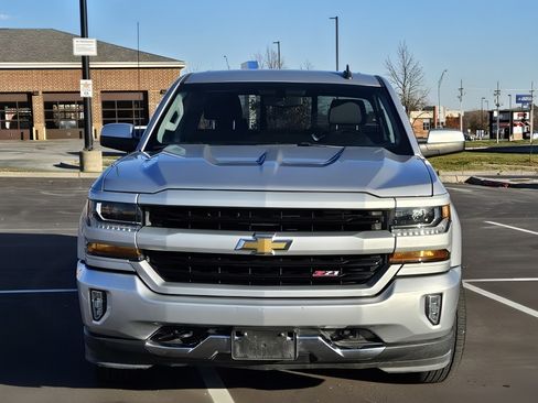Used 2018 Chevrolet Silverado 1500 LT w/ All Star Edition image 2
