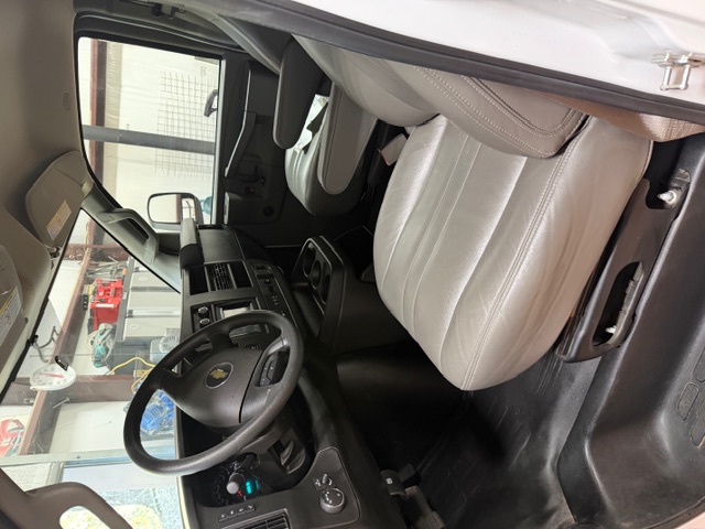 Used 2025 Chevrolet Express 2500 w/ Driver Convenience Package RWD image 8