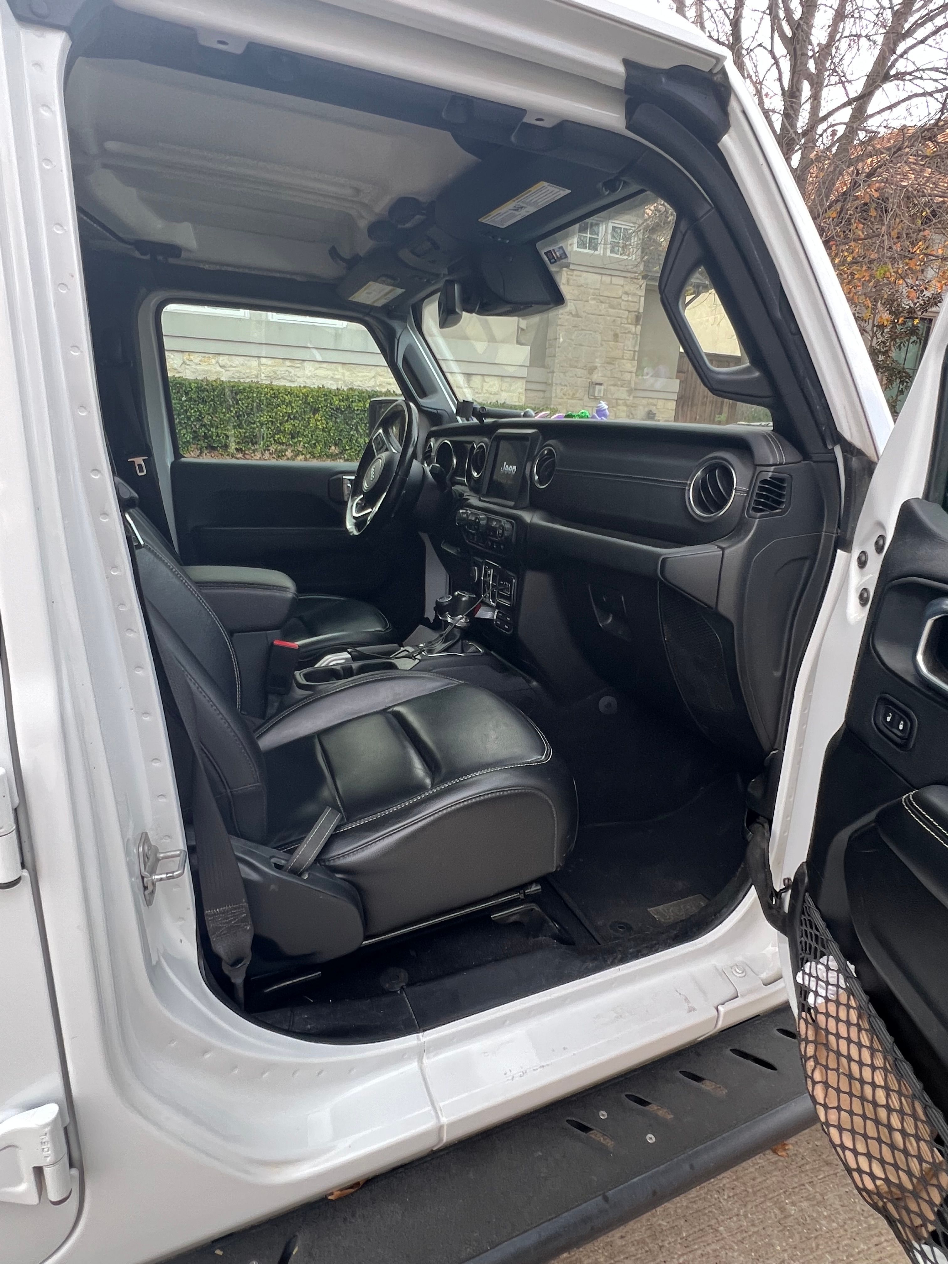 Used 2021 Jeep Wrangler Unlimited Sahara AWD/4WD image 12