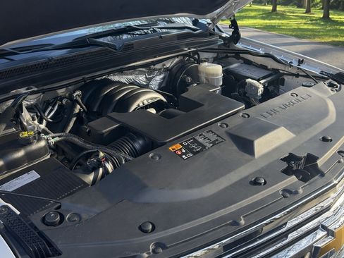 Used 2016 Chevrolet Suburban LTZ image 19