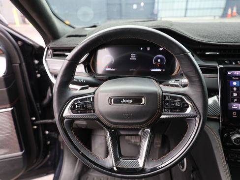 Used 2023 Jeep Grand Cherokee L Summit AWD/4WD image 16