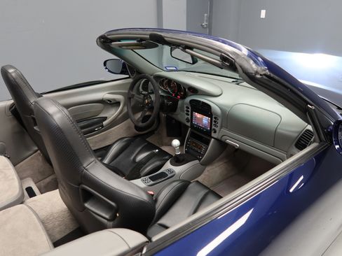 Used 2002 Porsche 911 Carrera RWD image 9