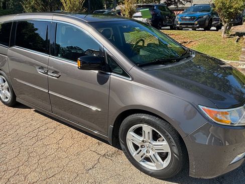 Used 2012 Honda Odyssey Touring image 2