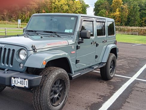 Used 2014 Jeep Wrangler Unlimited Sahara w/ Connectivity Group image 6