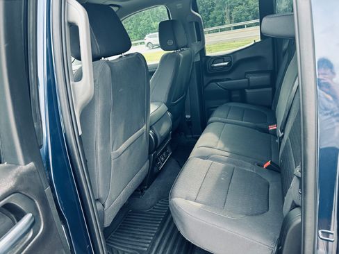 Used 2022 Chevrolet Silverado 1500 LT AWD/4WD image 19