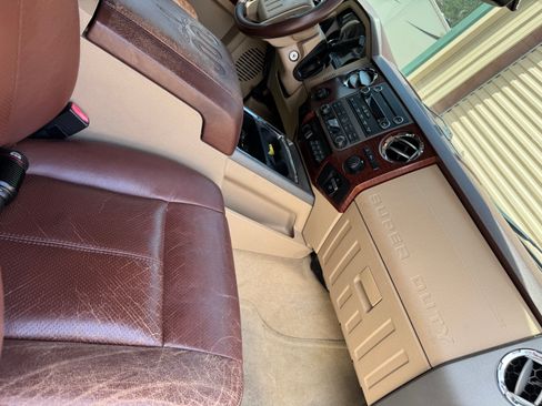 Used 2012 Ford F250 King Ranch w/ King Ranch w/Chrome Pkg image 12