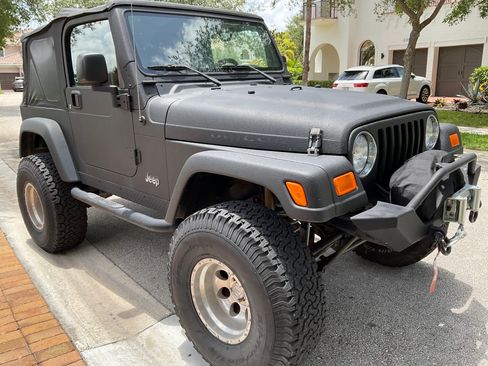 Used 2005 Jeep Wrangler Rubicon AWD/4WD image 5