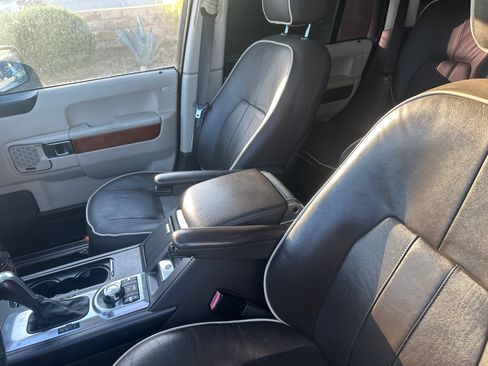 Used 2010 Land Rover Range Rover HSE AWD/4WD image 9