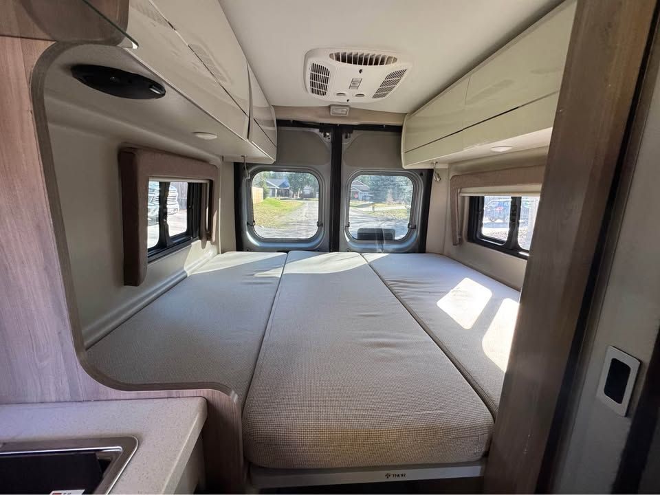 Used 2021 RAM ProMaster 3500 w/ Convenience Group FWD image 4