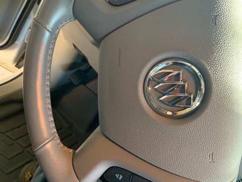 Used 2017 Buick Enclave Leather image 10