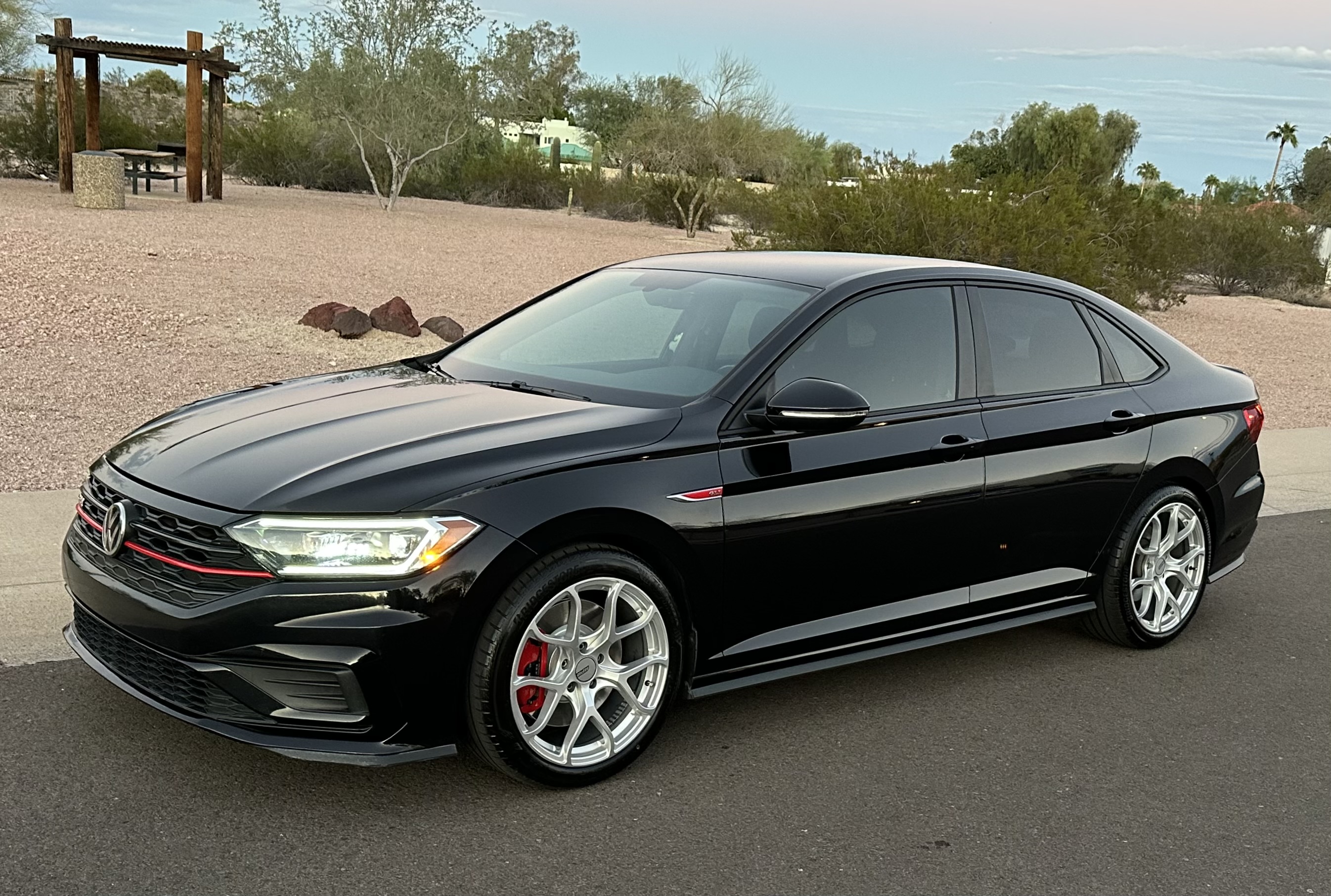 Used 2019 Volkswagen Jetta GLI FWD image 1