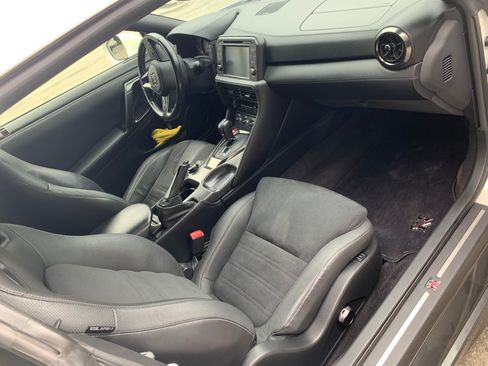 Used 2018 Nissan GT-R Premium image 12