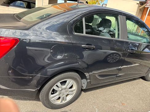 Used 2013 Chevrolet Sonic LT image 9