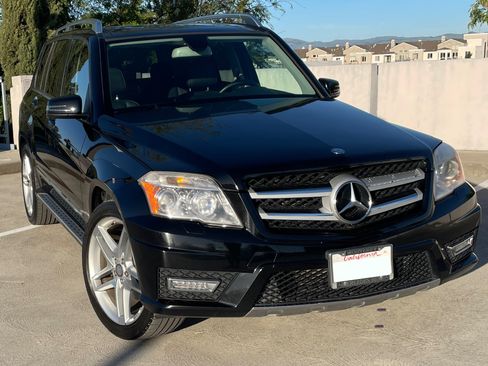 Used 2010 Mercedes-Benz GLK 350 4MATIC image 2
