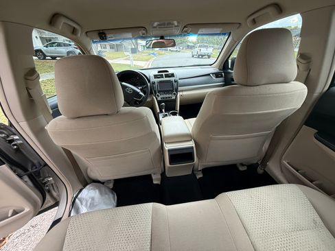 Used 2014 Toyota Camry LE image 8