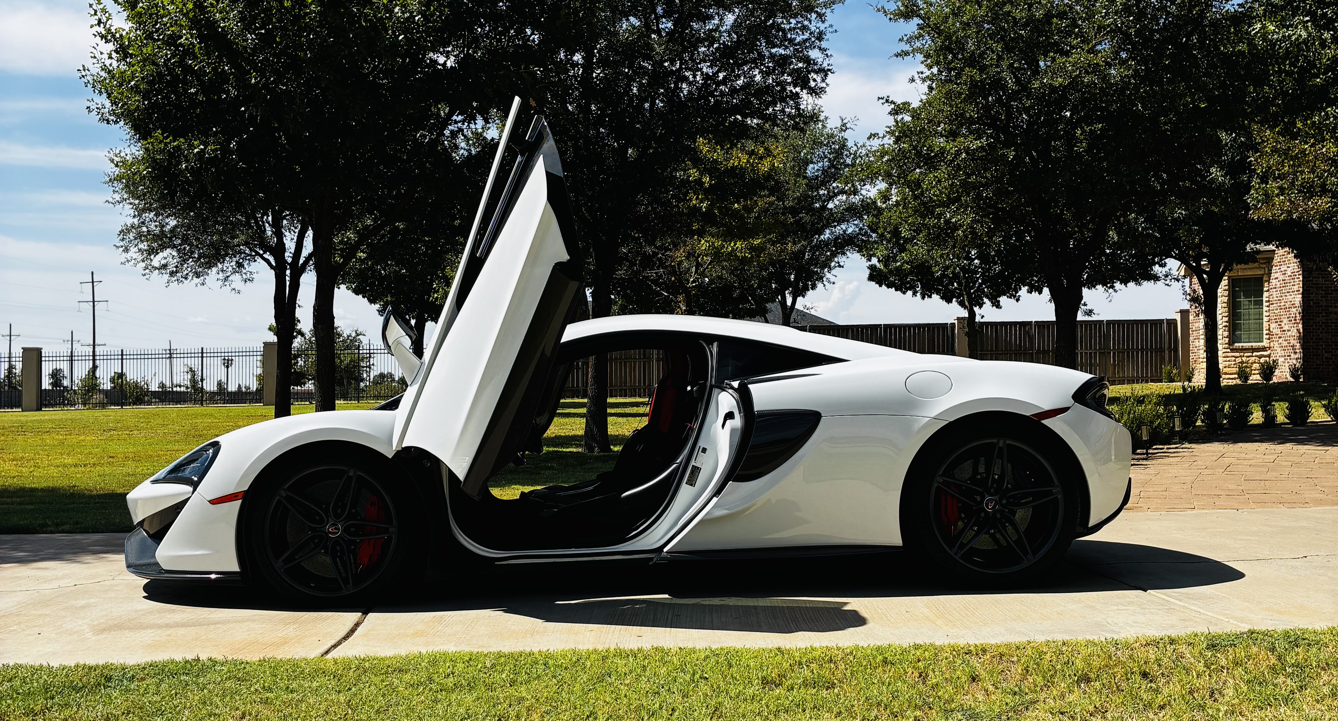 Used 2016 McLaren 570S Coupe RWD image 4