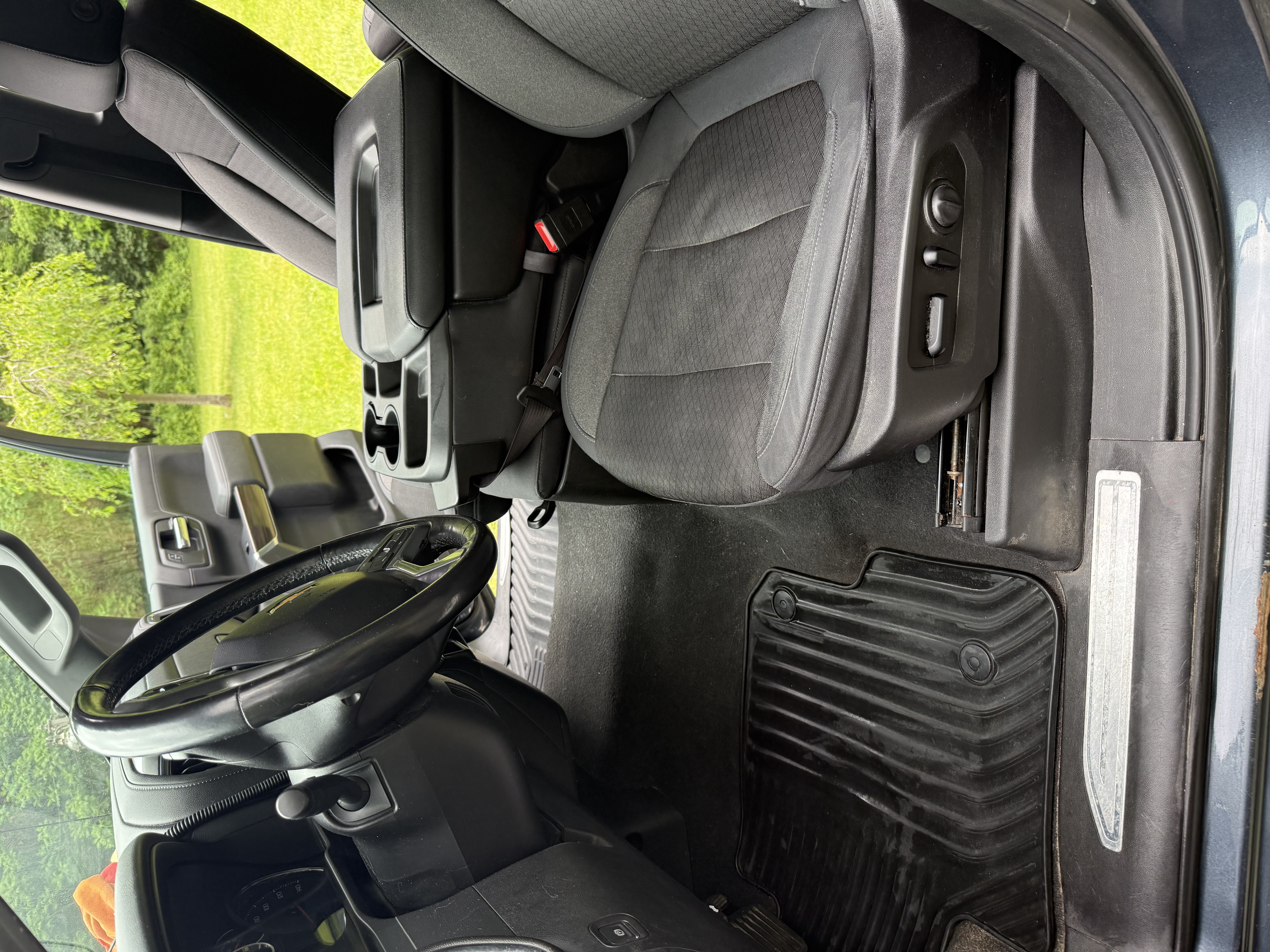 Used 2019 Chevrolet Silverado 1500 LT w/ All-Star Edition AWD/4WD image 6
