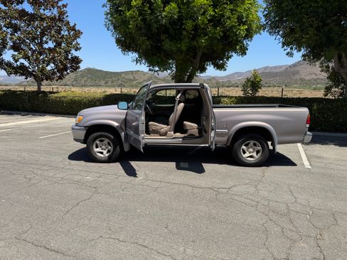 Used 2002 Toyota Tundra Limited RWD image 12